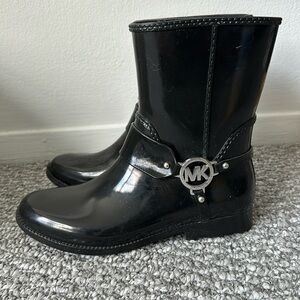 MICHAEL KORS black rain boots size 9, good condition, used.